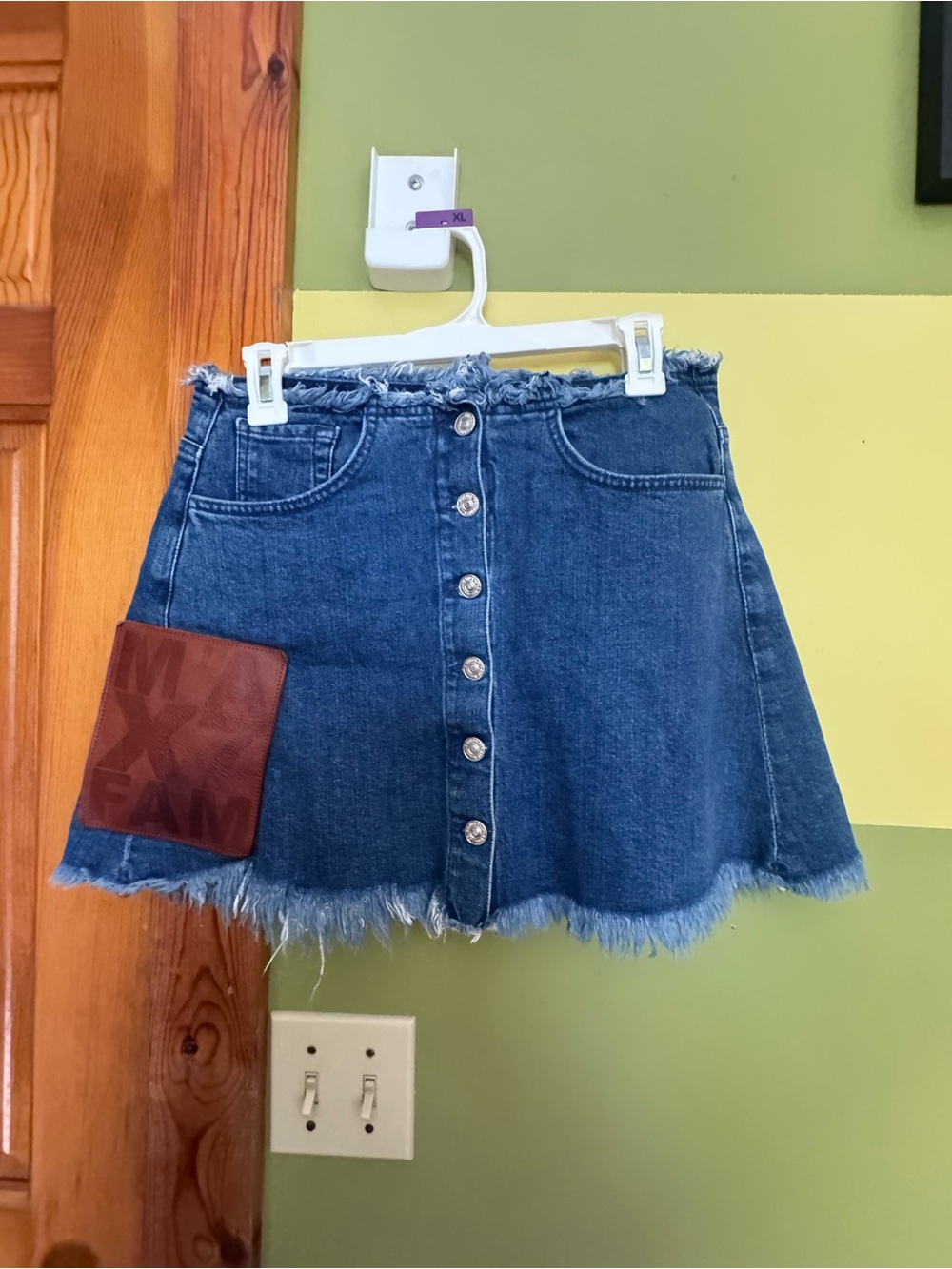 Button-Front Frayed Hem Denim Mini Skirt - Blue